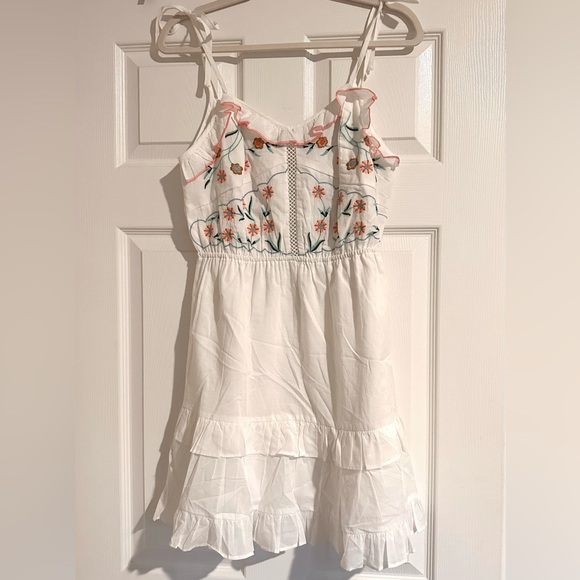 NWT Embroidered Floral Mini Dress - Picture 8 of 9